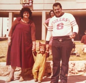 עם הוריו בתחילת שנות ה־ 80