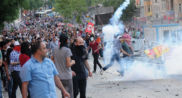 הפגנות בפארק גזי, טורקיה 2013 צילום Bulent Kilic, AFP via Getty Images IL