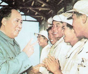 מאו דזה דונג עם פועלים, 1950