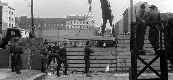 בניית חומת ברלין, 1961 // צילום: Von Keussler, picture alliance via Getty Images IL